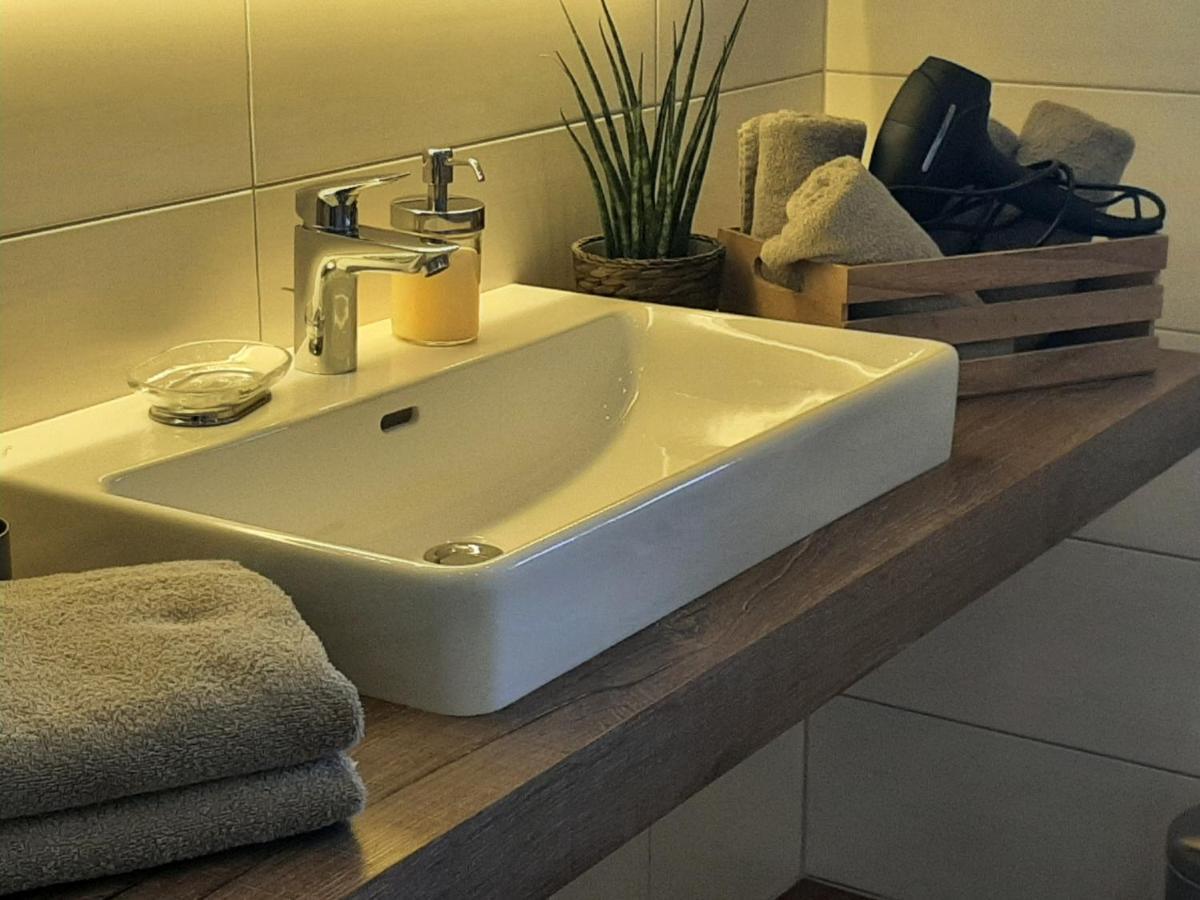 Appartement อีเบิน อิม พอนเกา ภายนอก รูปภาพ